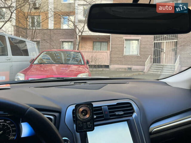 Белый Форд Фьюжн, объемом двигателя 2 л и пробегом 186 тыс. км за 11000 $, фото 17 на Automoto.ua