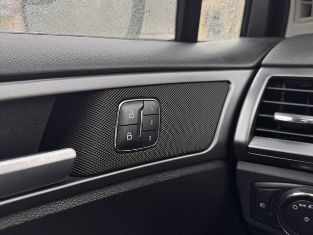 Білий Форд Фьюжен, об'ємом двигуна 2 л та пробігом 157 тис. км за 10200 $, фото 7 на Automoto.ua