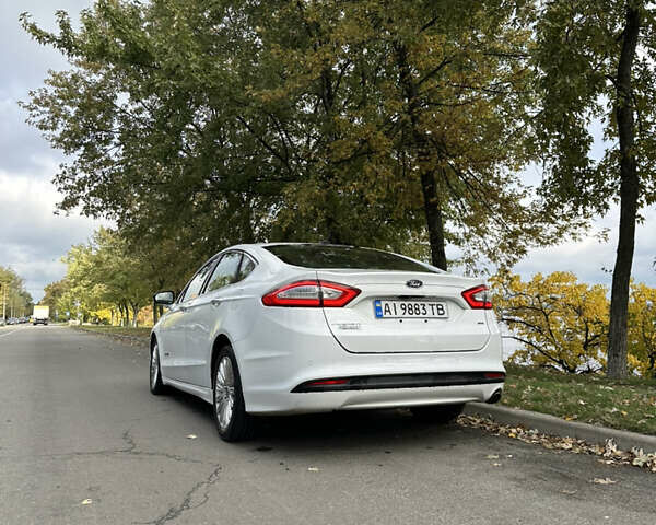 Белый Форд Фьюжн, объемом двигателя 2 л и пробегом 174 тыс. км за 14000 $, фото 5 на Automoto.ua
