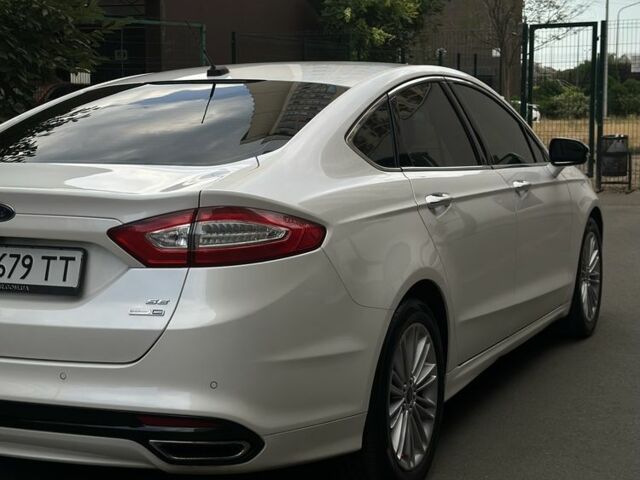 Белый Форд Фьюжн, объемом двигателя 2 л и пробегом 144 тыс. км за 14400 $, фото 3 на Automoto.ua