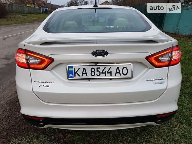 Белый Форд Фьюжн, объемом двигателя 2 л и пробегом 319 тыс. км за 10950 $, фото 3 на Automoto.ua