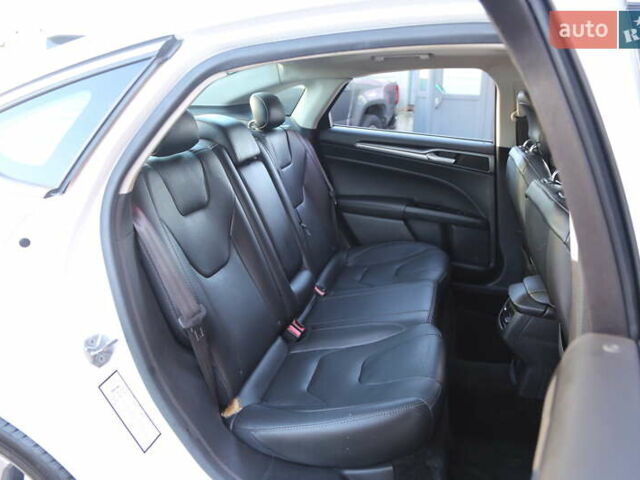 Белый Форд Фьюжн, объемом двигателя 2 л и пробегом 157 тыс. км за 11300 $, фото 10 на Automoto.ua