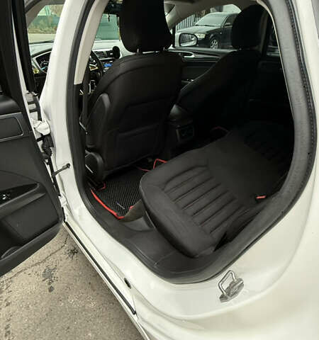 Белый Форд Фьюжн, объемом двигателя 2.5 л и пробегом 240 тыс. км за 9300 $, фото 15 на Automoto.ua