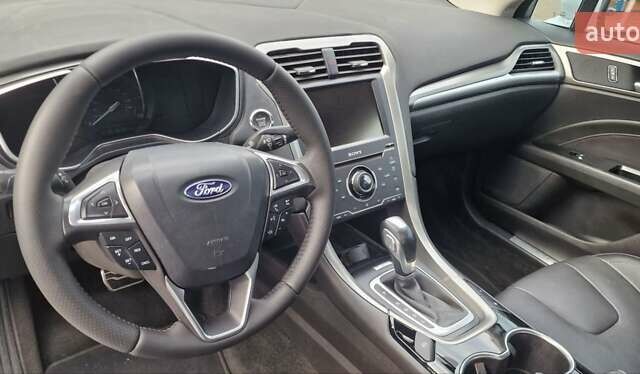 Білий Форд Фьюжен, об'ємом двигуна 2 л та пробігом 130 тис. км за 14900 $, фото 3 на Automoto.ua