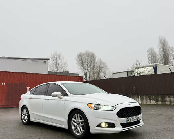 Белый Форд Фьюжн, объемом двигателя 2.5 л и пробегом 185 тыс. км за 8900 $, фото 6 на Automoto.ua