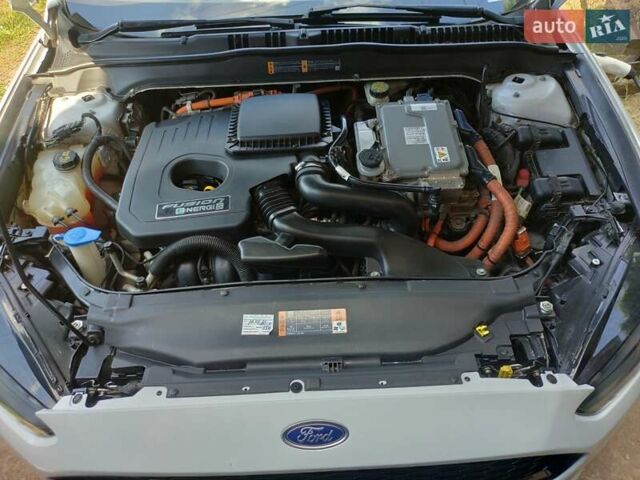 Белый Форд Фьюжн, объемом двигателя 2 л и пробегом 240 тыс. км за 10800 $, фото 25 на Automoto.ua