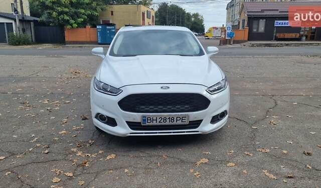 Білий Форд Фьюжен, об'ємом двигуна 2 л та пробігом 130 тис. км за 14900 $, фото 24 на Automoto.ua