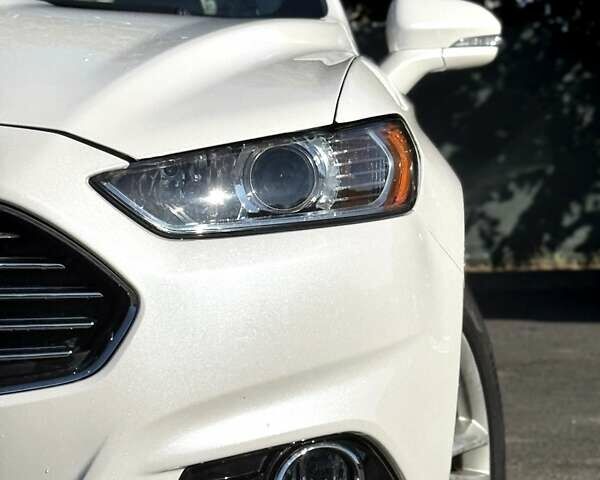 Форд Фьюжн 2015 в Умани на Automoto.ua Белый Форд Фьюжн, объемом двигателя 2 л и пробегом 108 тыс. км за 16000 $, фото 8 на Automoto.ua