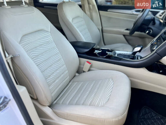 Белый Форд Фьюжн, объемом двигателя 2.49 л и пробегом 199 тыс. км за 9500 $, фото 41 на Automoto.ua