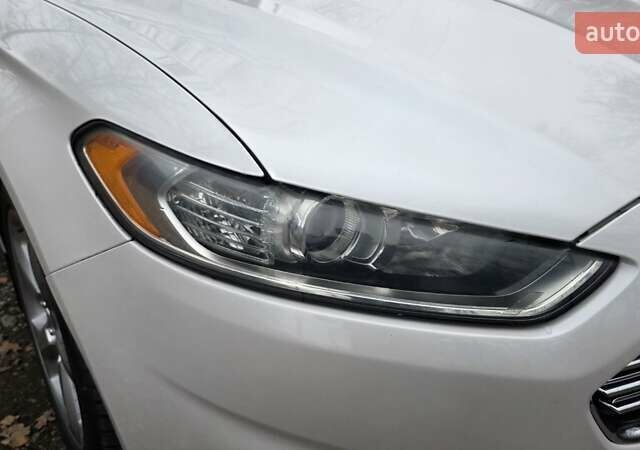 Білий Форд Фьюжен, об'ємом двигуна 2.5 л та пробігом 240 тис. км за 9449 $, фото 27 на Automoto.ua
