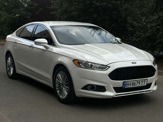 Белый Форд Фьюжн, объемом двигателя 2 л и пробегом 144 тыс. км за 14400 $, фото 2 на Automoto.ua