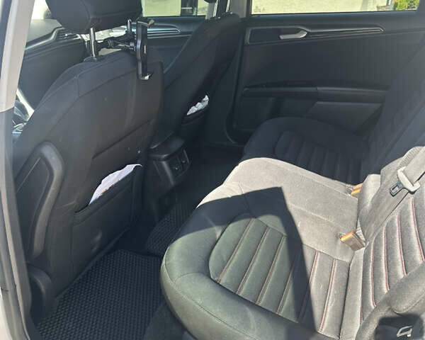 Форд Фьюжен 2015 у Львові на Automoto.ua Білий Форд Фьюжен, об'ємом двигуна 2 л та пробігом 200 тис. км за 9500 $, фото 11 на Automoto.ua