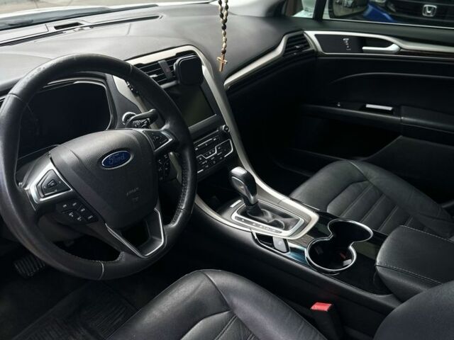 Белый Форд Фьюжн, объемом двигателя 2 л и пробегом 144 тыс. км за 14400 $, фото 6 на Automoto.ua