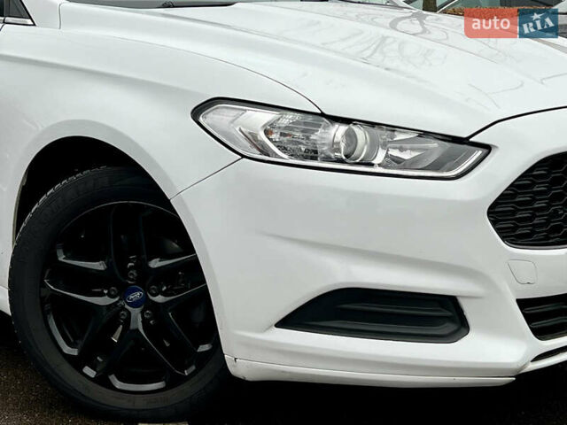 Белый Форд Фьюжн, объемом двигателя 2.49 л и пробегом 199 тыс. км за 9500 $, фото 4 на Automoto.ua