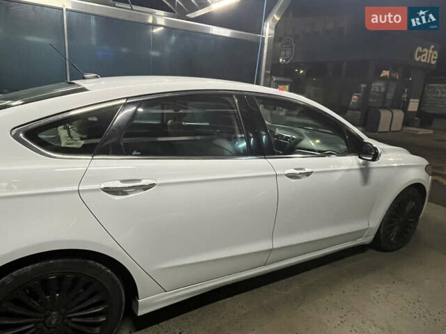 Білий Форд Фьюжен, об'ємом двигуна 2 л та пробігом 173 тис. км за 11300 $, фото 3 на Automoto.ua