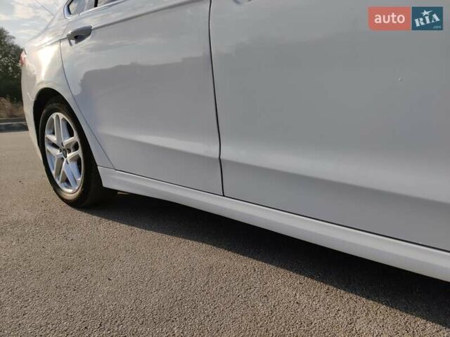 Білий Форд Фьюжен, об'ємом двигуна 2.49 л та пробігом 220 тис. км за 9500 $, фото 30 на Automoto.ua