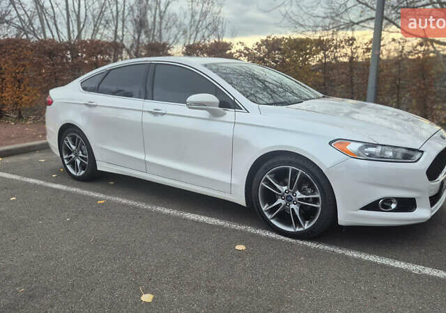 Белый Форд Фьюжн, объемом двигателя 2 л и пробегом 158 тыс. км за 11750 $, фото 6 на Automoto.ua