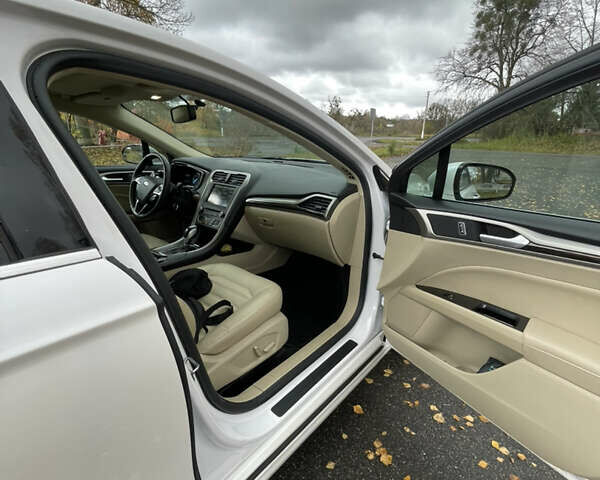 Белый Форд Фьюжн, объемом двигателя 2 л и пробегом 160 тыс. км за 10800 $, фото 11 на Automoto.ua