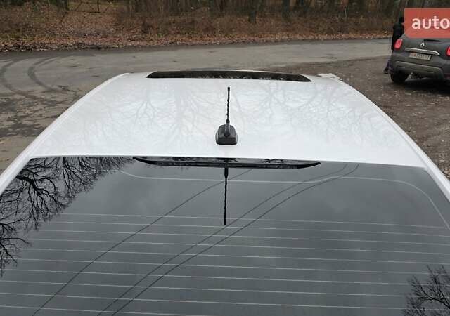 Білий Форд Фьюжен, об'ємом двигуна 2.49 л та пробігом 241 тис. км за 9400 $, фото 17 на Automoto.ua