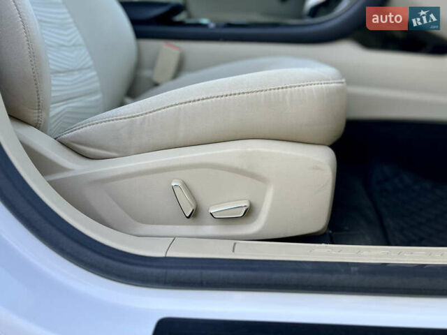 Белый Форд Фьюжн, объемом двигателя 2.49 л и пробегом 199 тыс. км за 9500 $, фото 40 на Automoto.ua