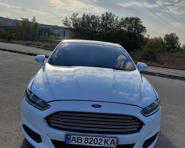 Білий Форд Фьюжен, об'ємом двигуна 2.49 л та пробігом 220 тис. км за 9500 $, фото 22 на Automoto.ua
