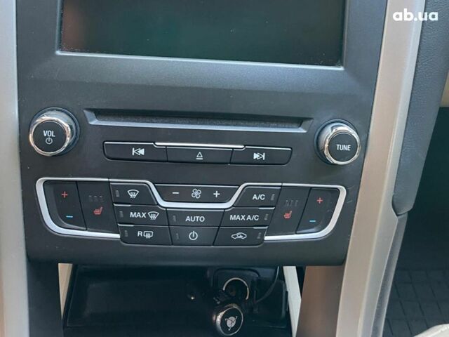 Белый Форд Фьюжн, объемом двигателя 2 л и пробегом 163 тыс. км за 12790 $, фото 28 на Automoto.ua