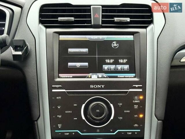 Білий Форд Фьюжен, об'ємом двигуна 2 л та пробігом 127 тис. км за 16000 $, фото 30 на Automoto.ua