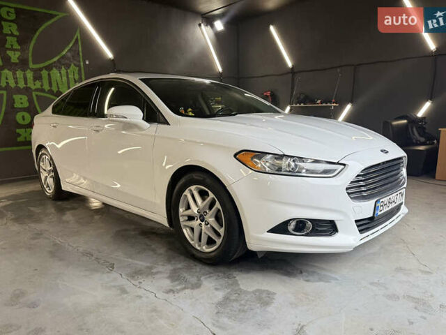 Белый Форд Фьюжн, объемом двигателя 2.5 л и пробегом 194 тыс. км за 11500 $, фото 2 на Automoto.ua