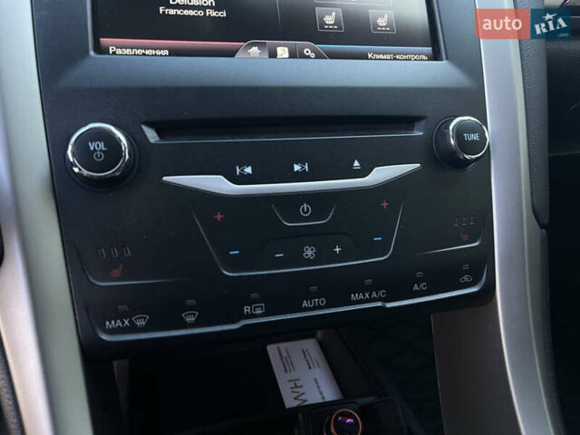 Білий Форд Фьюжен, об'ємом двигуна 2 л та пробігом 180 тис. км за 11400 $, фото 14 на Automoto.ua