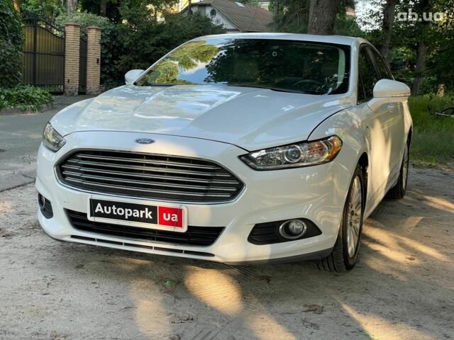 Белый Форд Фьюжн, объемом двигателя 2 л и пробегом 163 тыс. км за 12790 $, фото 1 на Automoto.ua