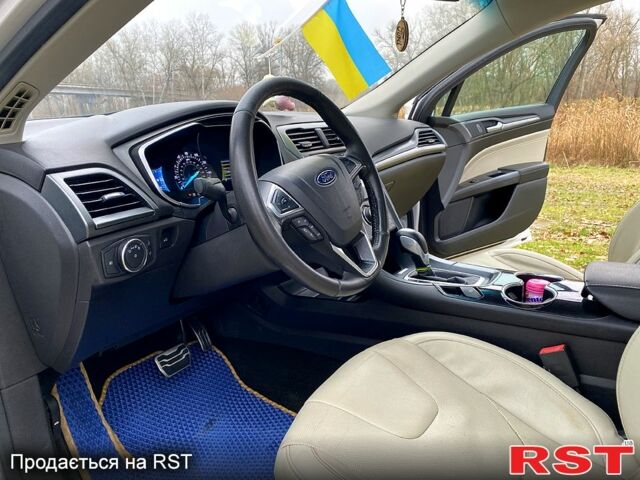 Белый Форд Фьюжн, объемом двигателя 2 л и пробегом 240 тыс. км за 9500 $, фото 9 на Automoto.ua