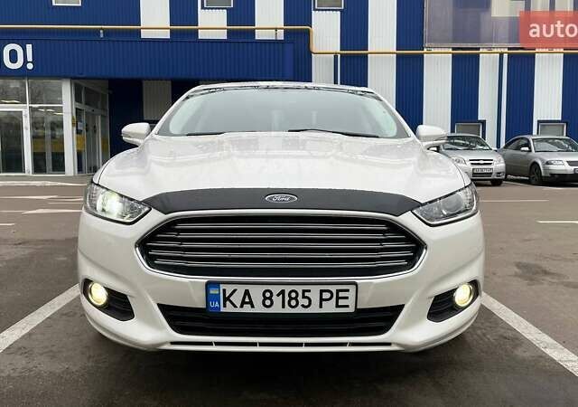 Білий Форд Фьюжен, об'ємом двигуна 2 л та пробігом 176 тис. км за 12500 $, фото 1 на Automoto.ua