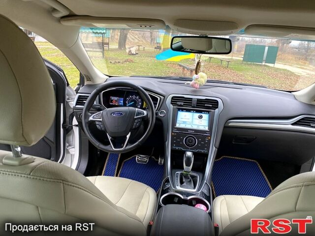 Белый Форд Фьюжн, объемом двигателя 2 л и пробегом 240 тыс. км за 9500 $, фото 2 на Automoto.ua