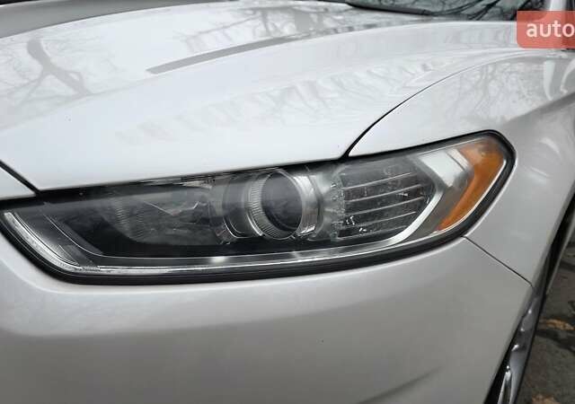 Білий Форд Фьюжен, об'ємом двигуна 2.49 л та пробігом 241 тис. км за 9400 $, фото 27 на Automoto.ua