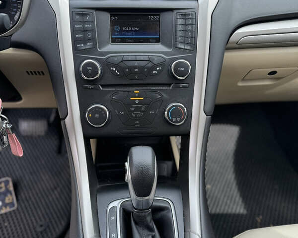 Білий Форд Фьюжен, об'ємом двигуна 2.5 л та пробігом 130 тис. км за 8700 $, фото 21 на Automoto.ua