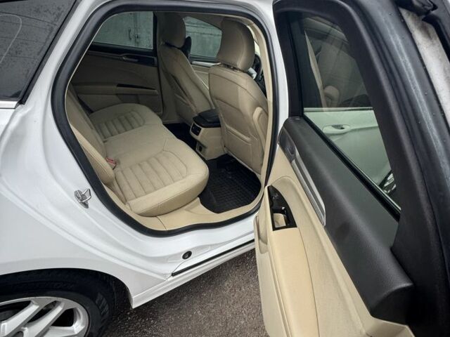 Білий Форд Фьюжен, об'ємом двигуна 1.5 л та пробігом 204 тис. км за 8000 $, фото 10 на Automoto.ua