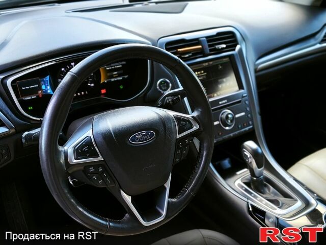 Білий Форд Фьюжен, об'ємом двигуна 2 л та пробігом 112 тис. км за 13000 $, фото 8 на Automoto.ua