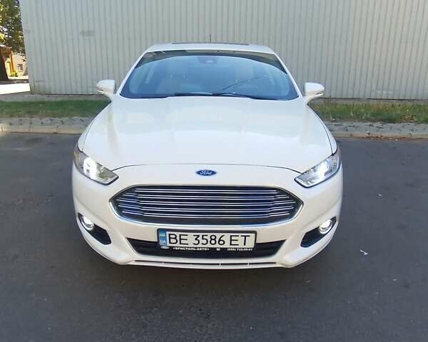 Белый Форд Фьюжн, объемом двигателя 2 л и пробегом 205 тыс. км за 11500 $, фото 5 на Automoto.ua