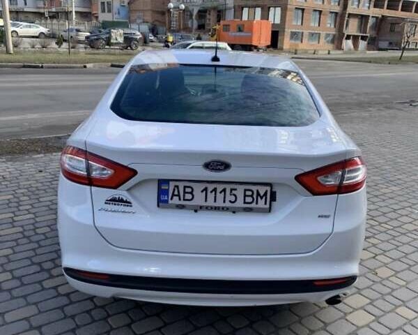 Белый Форд Фьюжн, объемом двигателя 2.5 л и пробегом 220 тыс. км за 7700 $, фото 2 на Automoto.ua