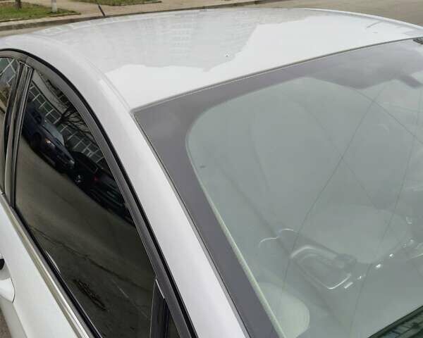 Білий Форд Фьюжен, об'ємом двигуна 2.49 л та пробігом 130 тис. км за 11300 $, фото 1 на Automoto.ua