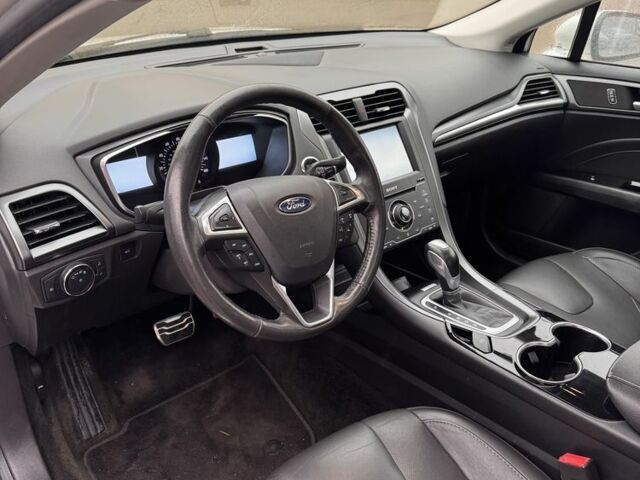 Білий Форд Фьюжен, об'ємом двигуна 2 л та пробігом 157 тис. км за 10200 $, фото 5 на Automoto.ua