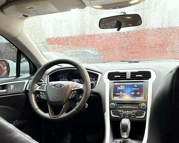 Белый Форд Фьюжн, объемом двигателя 2.5 л и пробегом 185 тыс. км за 8900 $, фото 14 на Automoto.ua