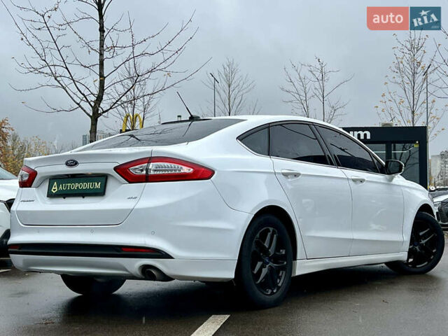 Белый Форд Фьюжн, объемом двигателя 2.49 л и пробегом 199 тыс. км за 9500 $, фото 14 на Automoto.ua