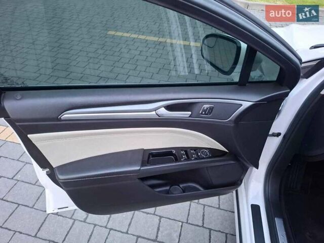 Белый Форд Фьюжн, объемом двигателя 2 л и пробегом 143 тыс. км за 11350 $, фото 19 на Automoto.ua