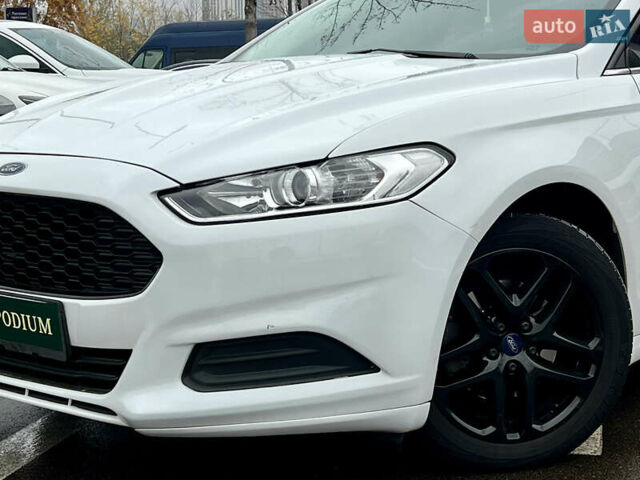 Білий Форд Фьюжен, об'ємом двигуна 2.49 л та пробігом 201 тис. км за 9300 $, фото 7 на Automoto.ua