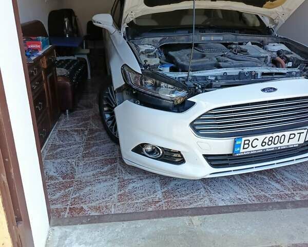 Белый Форд Фьюжн, объемом двигателя 2 л и пробегом 215 тыс. км за 10550 $, фото 15 на Automoto.ua