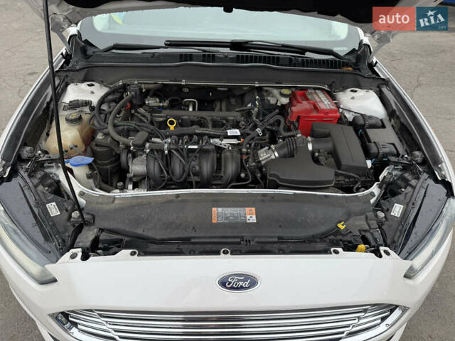 Белый Форд Фьюжн, объемом двигателя 2.5 л и пробегом 240 тыс. км за 9300 $, фото 28 на Automoto.ua