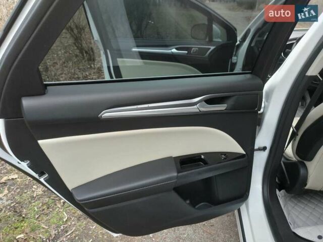 Белый Форд Фьюжн, объемом двигателя 2 л и пробегом 240 тыс. км за 10800 $, фото 11 на Automoto.ua