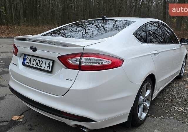 Білий Форд Фьюжен, об'ємом двигуна 2.49 л та пробігом 241 тис. км за 9400 $, фото 18 на Automoto.ua