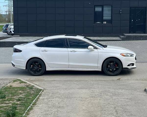 Білий Форд Фьюжен, об'ємом двигуна 2 л та пробігом 230 тис. км за 10000 $, фото 5 на Automoto.ua